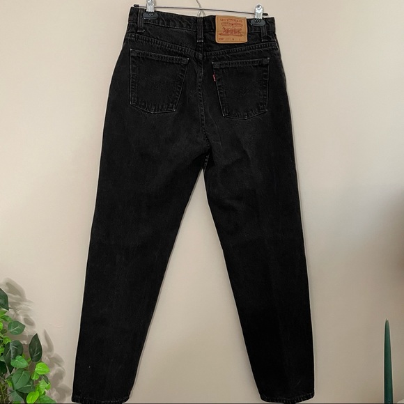 *SOLD* Vintage Levi’s 550 high-rise jeans - Picture 6 of 9